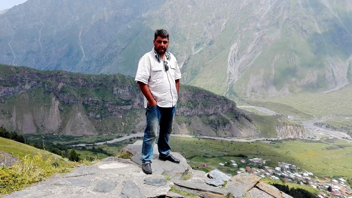  15348400  Kobi, 40 ,    