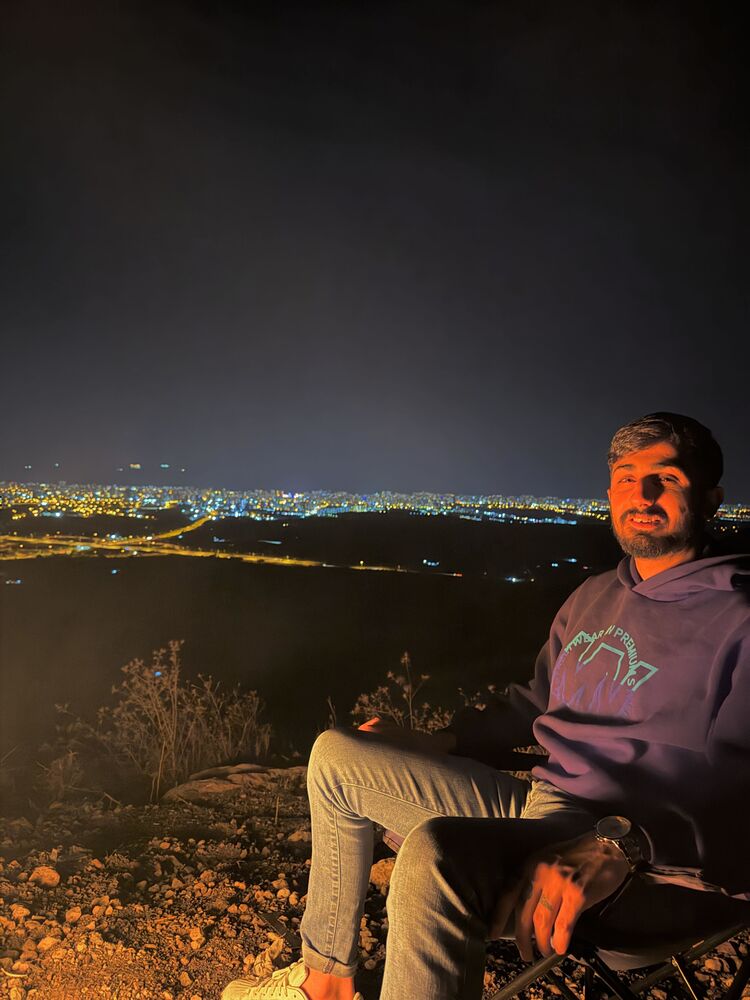 40105140  Ercan, 23 ,    -