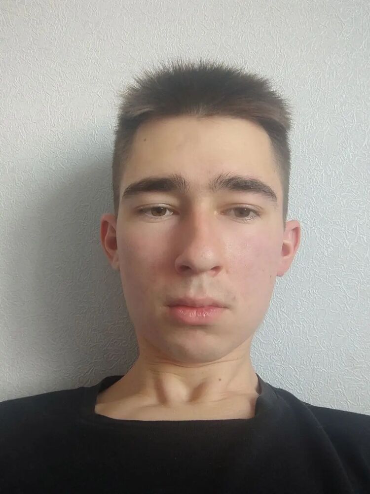  53153110  Roman, 21 ,    