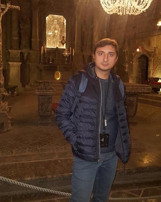  19154750  Konstantin, 39 ,    