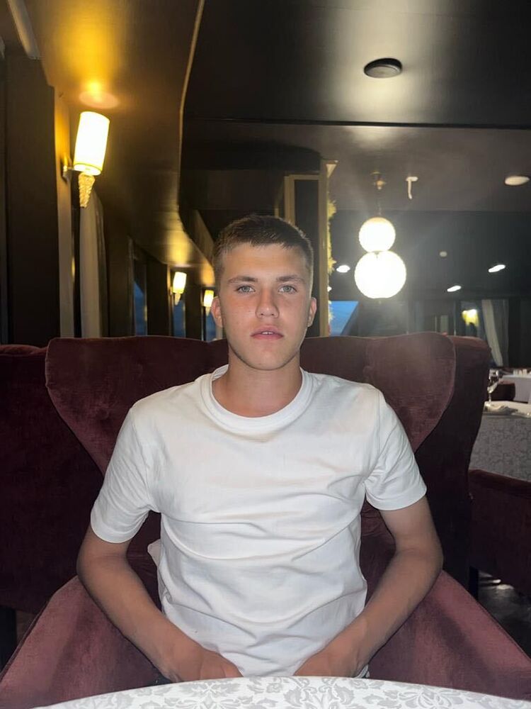  38795580  , 22 ,    -