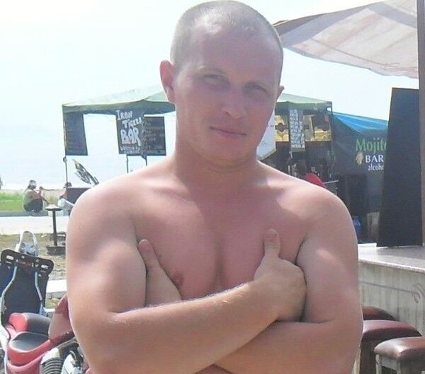  12086610  Aleksandr, 41 ,    
