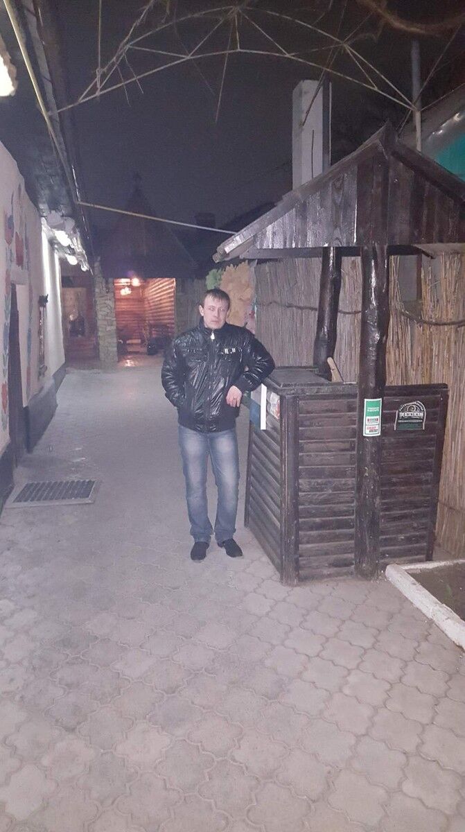  7657910  Igor, 36 ,    