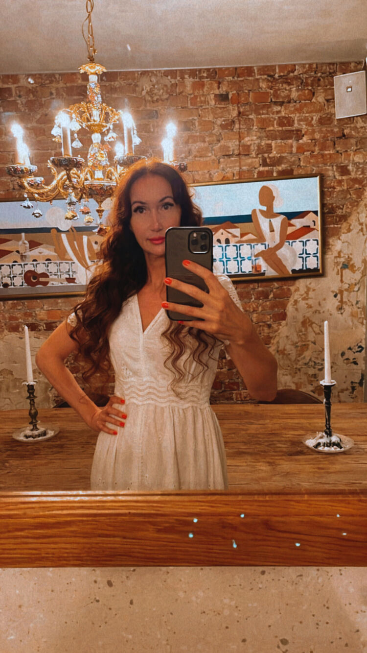  ,   Kristina, 40 ,  