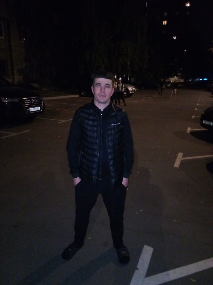  38245630  Bayon, 34 ,    