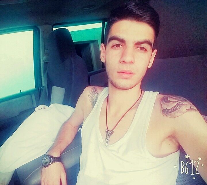  9833390  Luca, 28 ,    