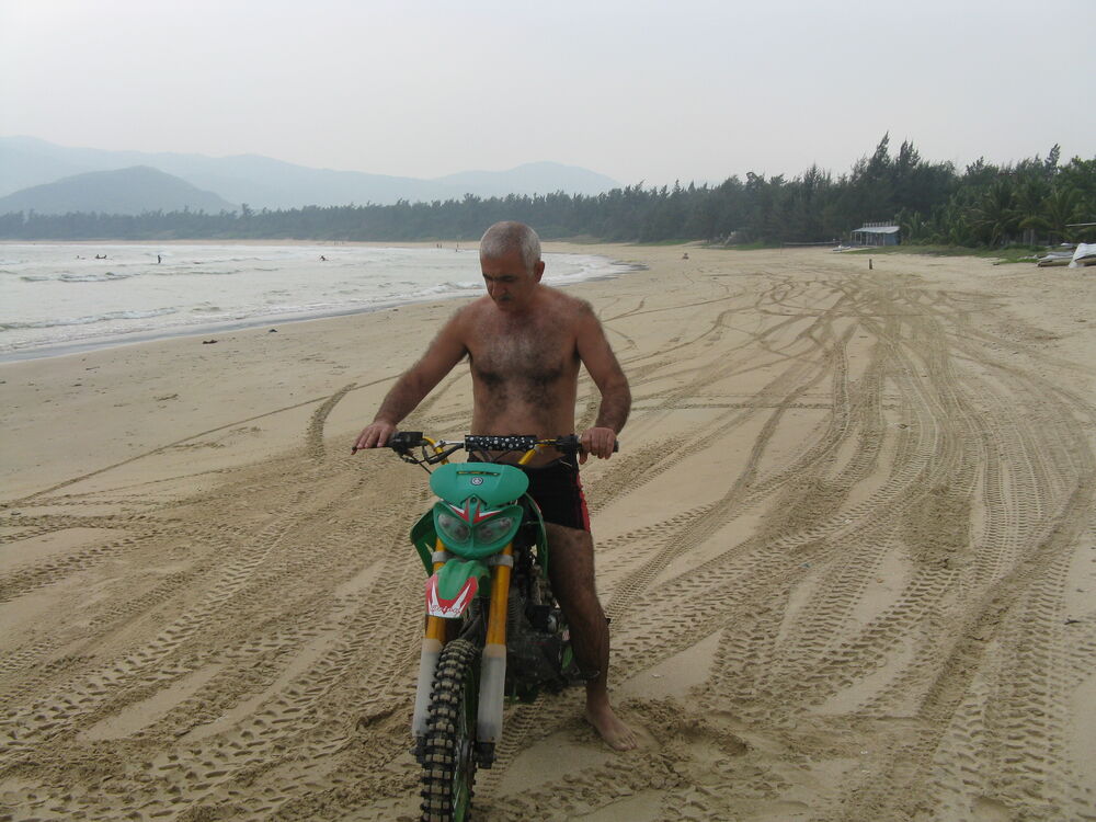  31005260  Samvel, 70 ,    