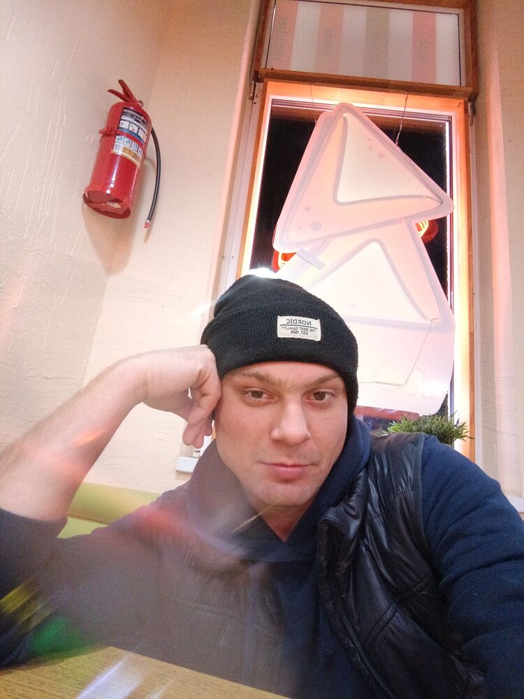  54546140  Artur, 34 ,    