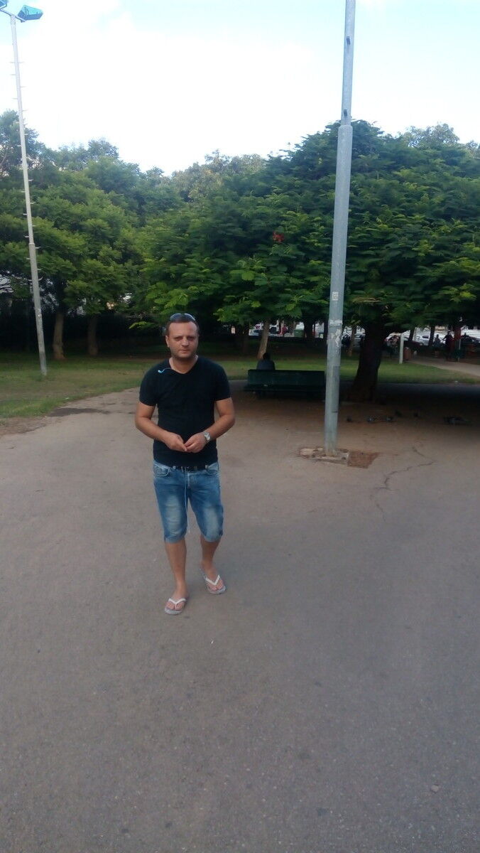  8047300  Temo, 46 ,    
