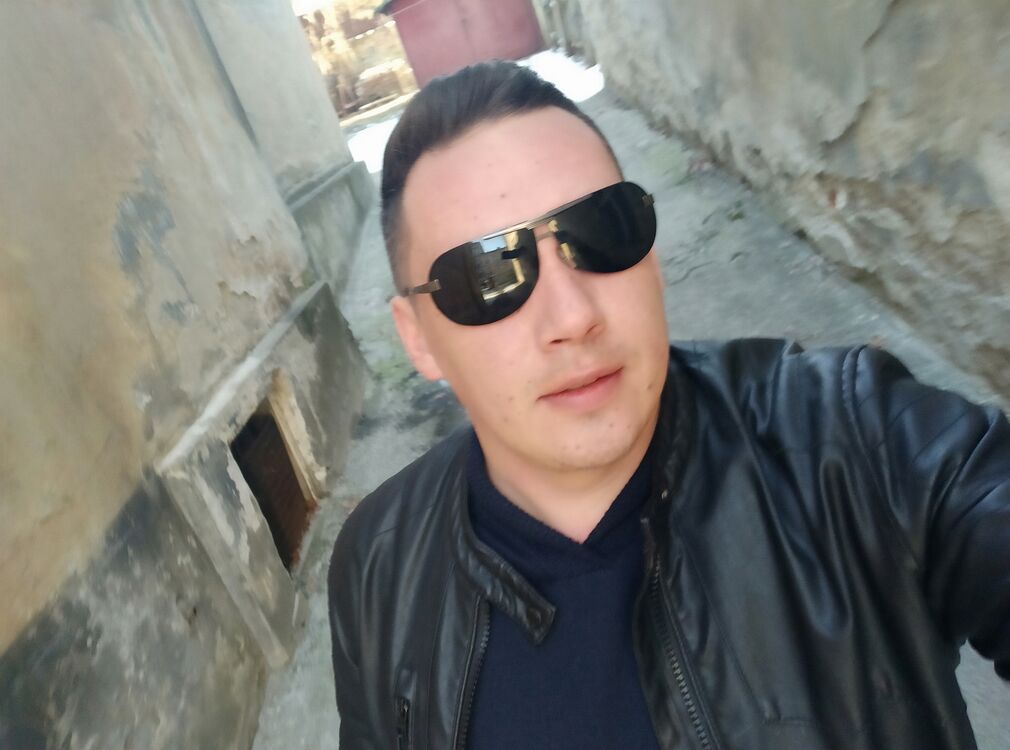  -,   Taras, 37 ,   ,   