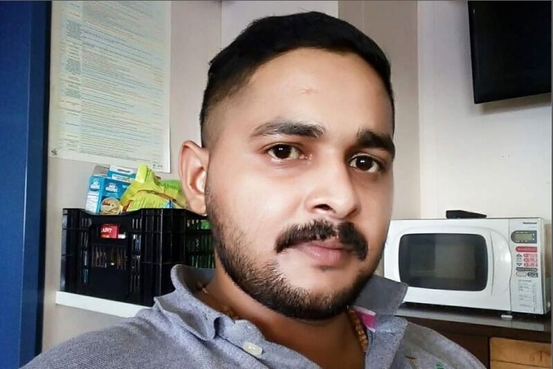  Lucknow,   Don, 33 ,   ,   , c , 