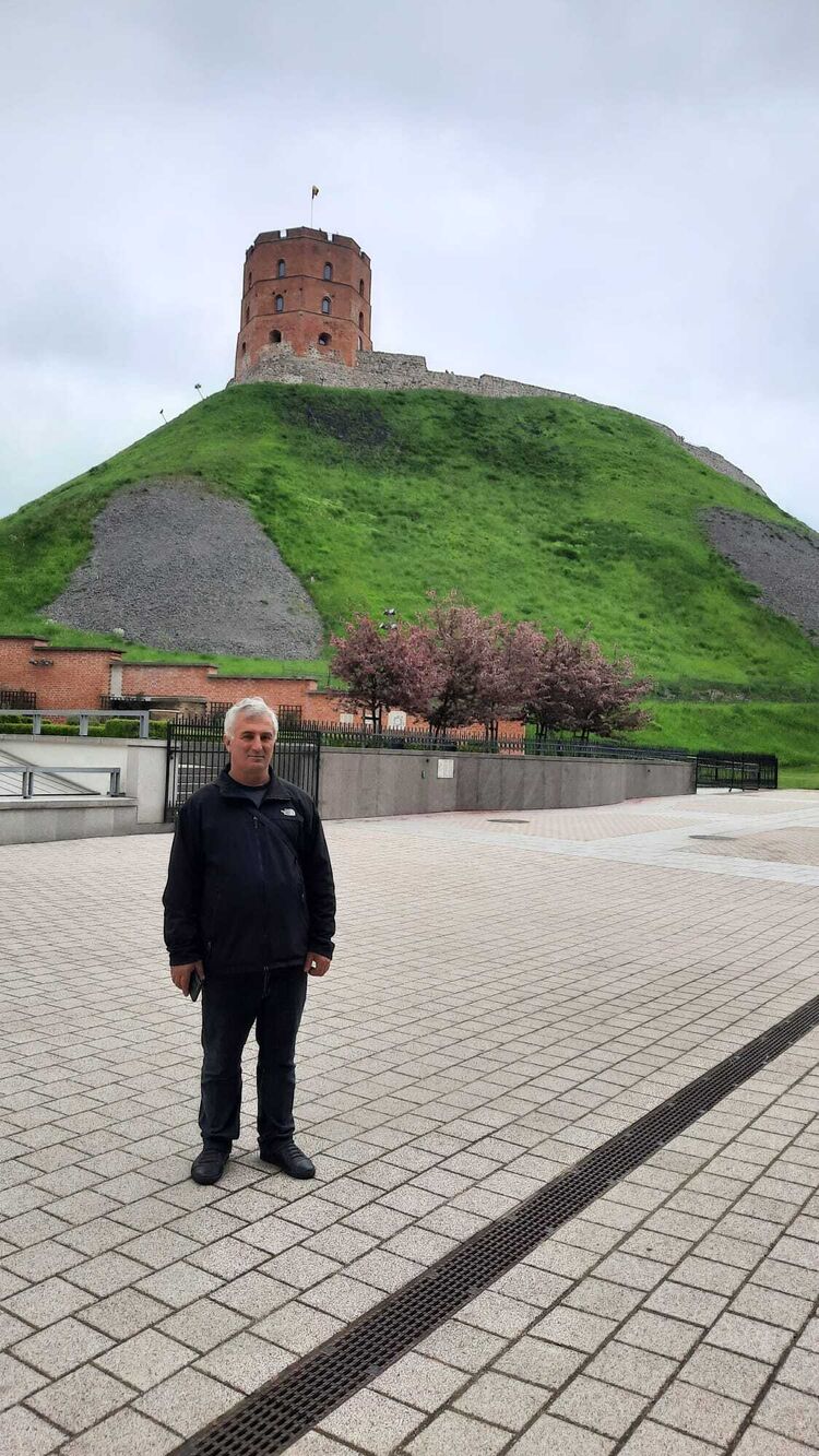  50856700  Roman, 53 ,    