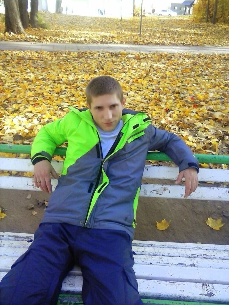  13074720  Ruslan, 38 ,     