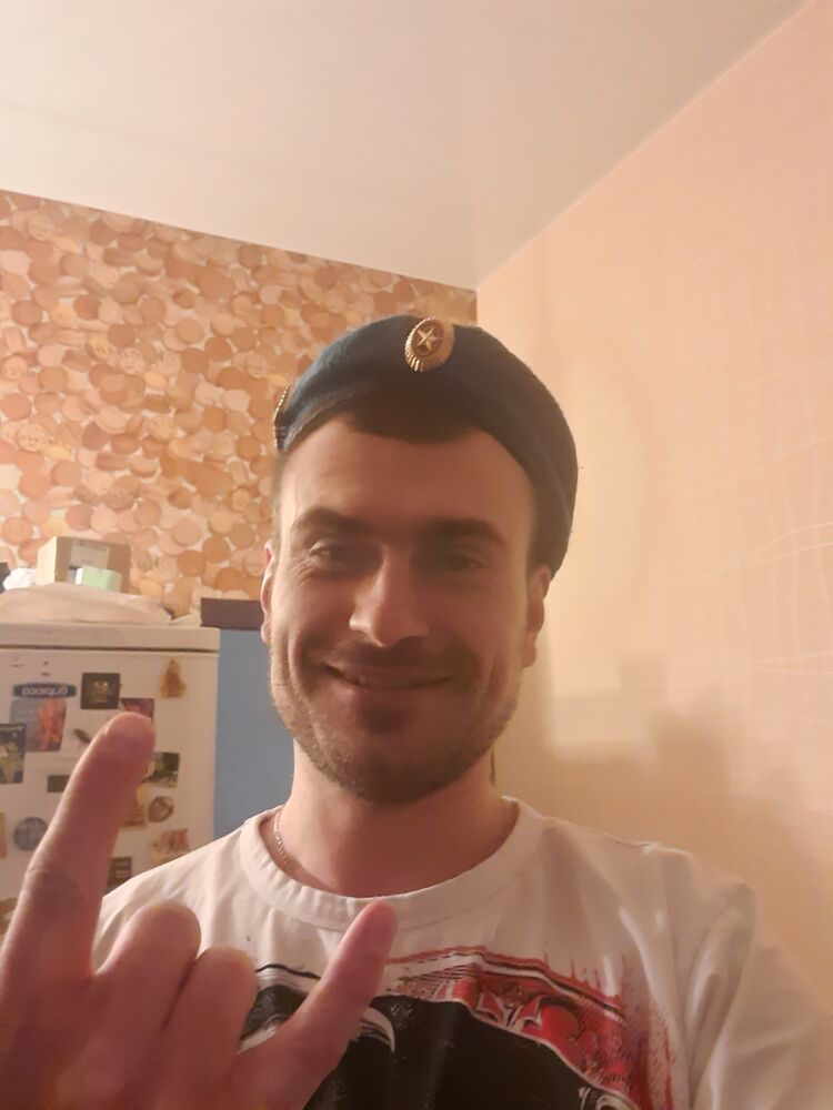  40703780  , 33 ,    