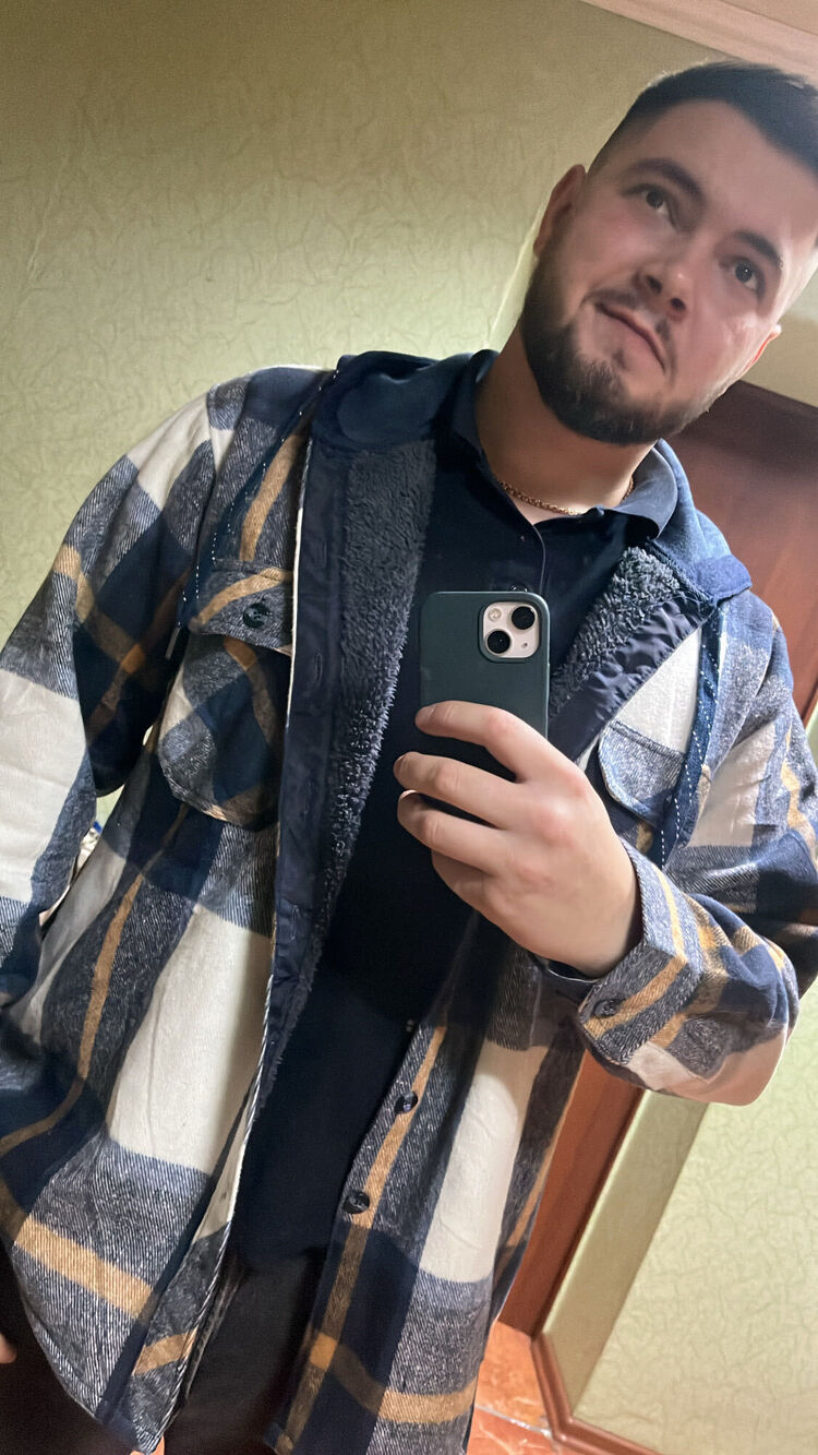  44637710  , 27 ,    