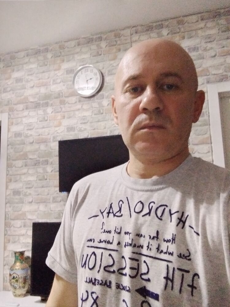  23735630  Tengo, 48 ,    