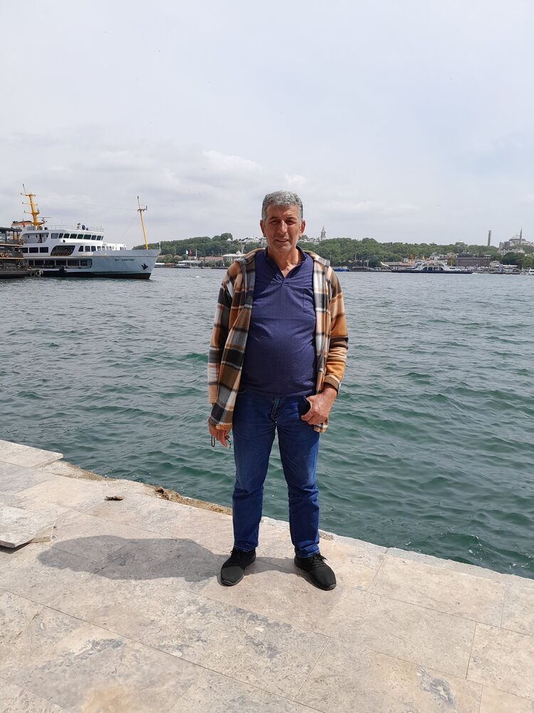  48709660  Kazim, 51 ,    