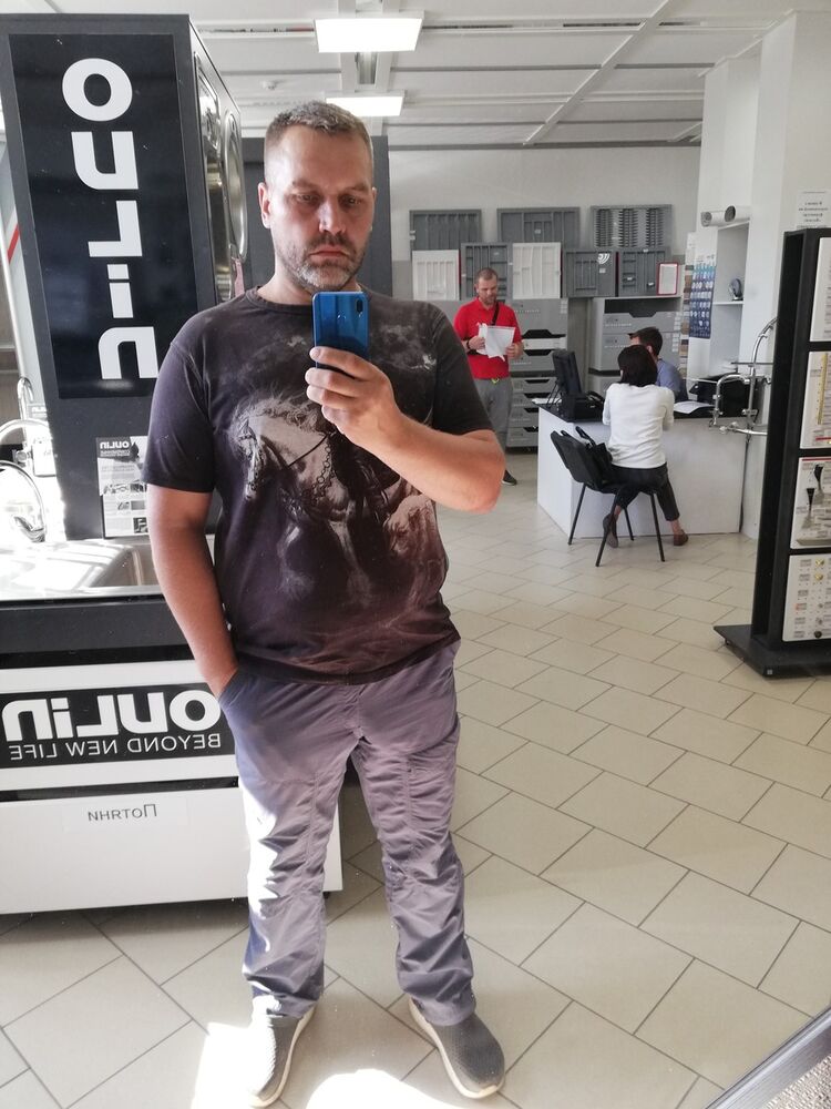  13613770  Xihnik, 46 ,    