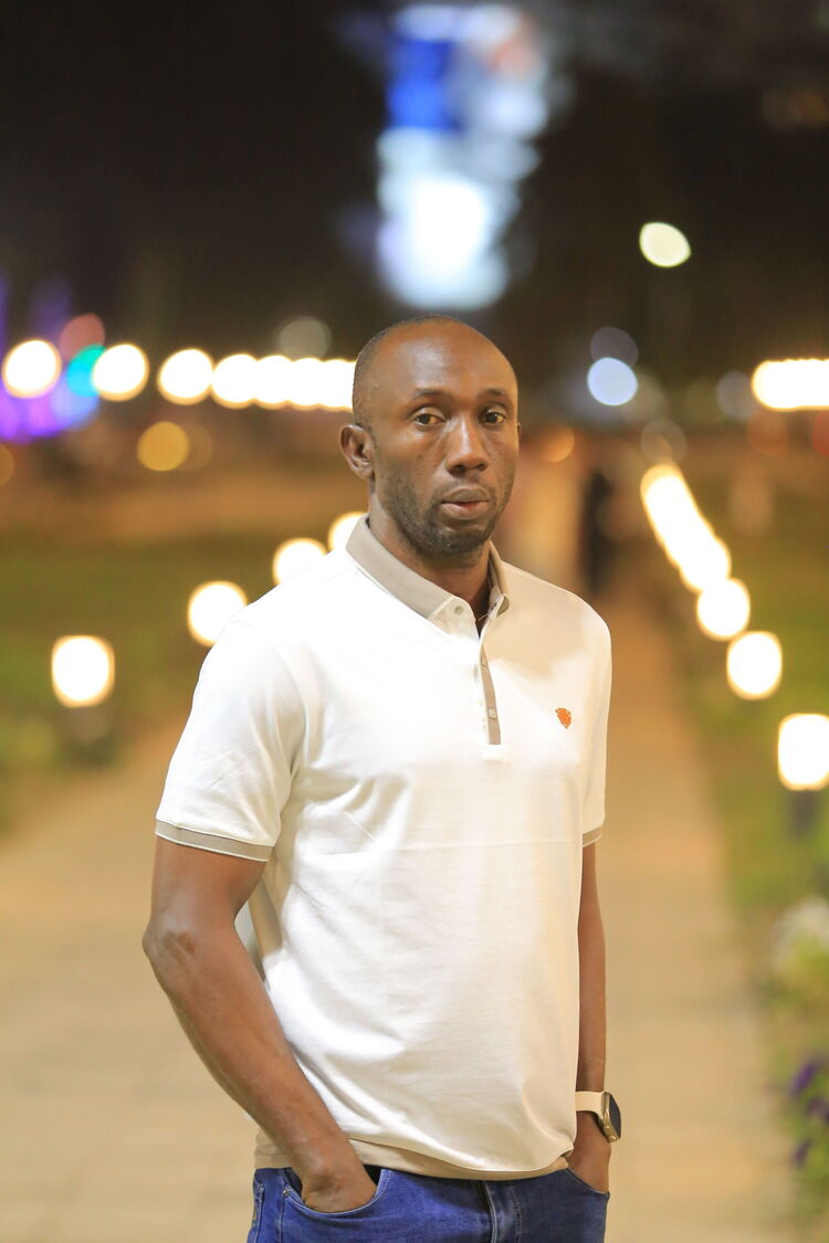 ,   Victor, 41 ,   ,   