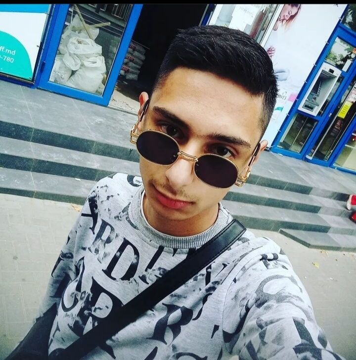  ,   Alex, 21 ,   ,   