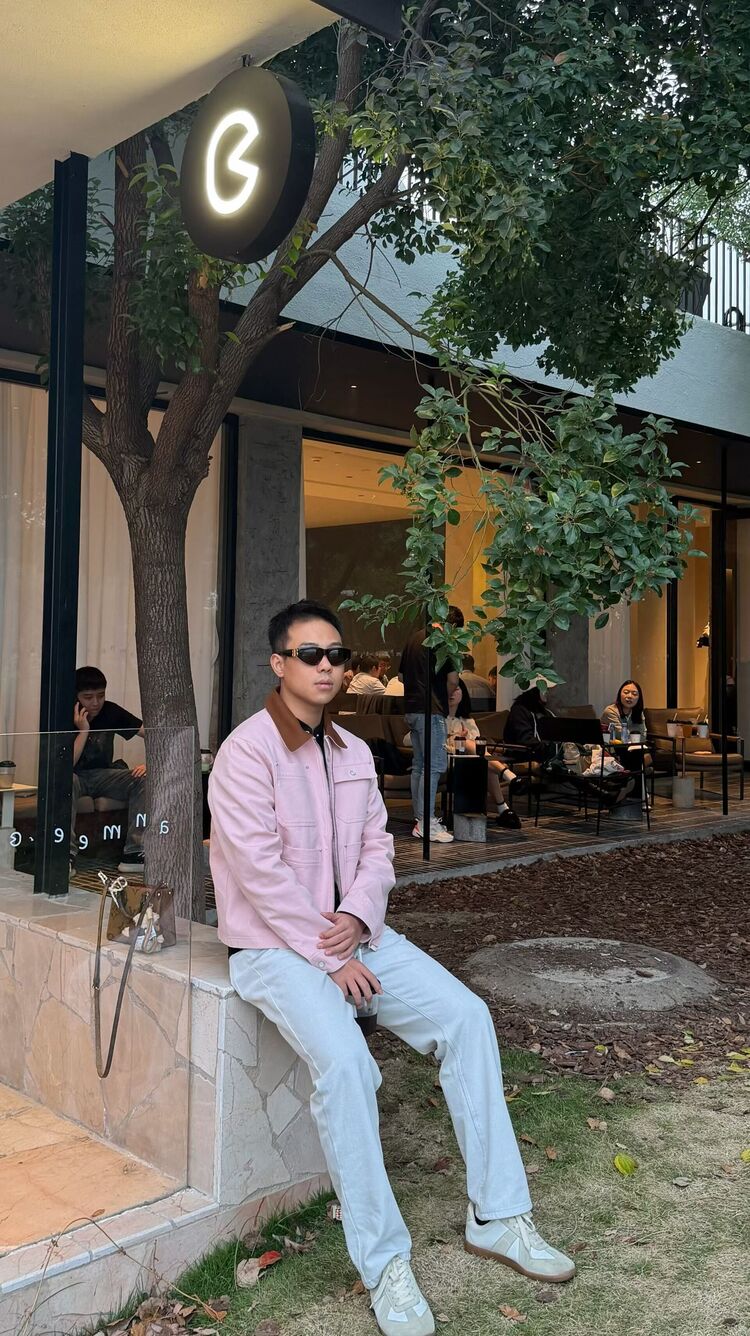  54389920  Yiyi, 25 ,    