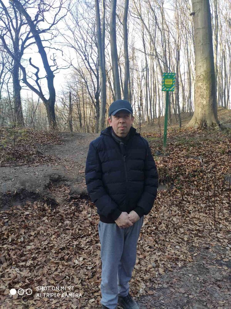  28539250  Pavlo, 53 ,    