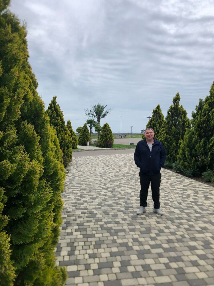  --,   , 37 ,   c 