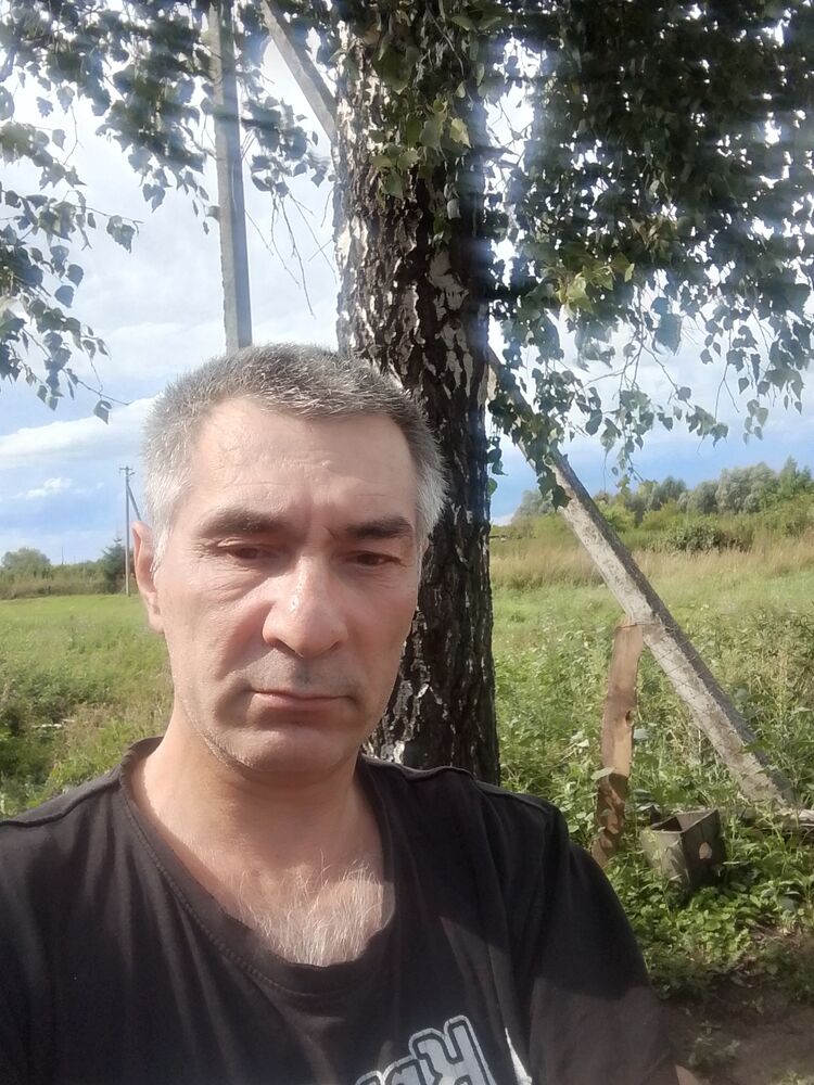  53442080  Farhat, 52 ,    