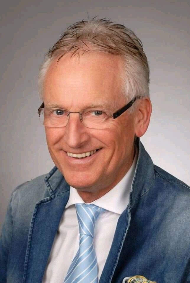  18264430  Ken henry, 60 ,     