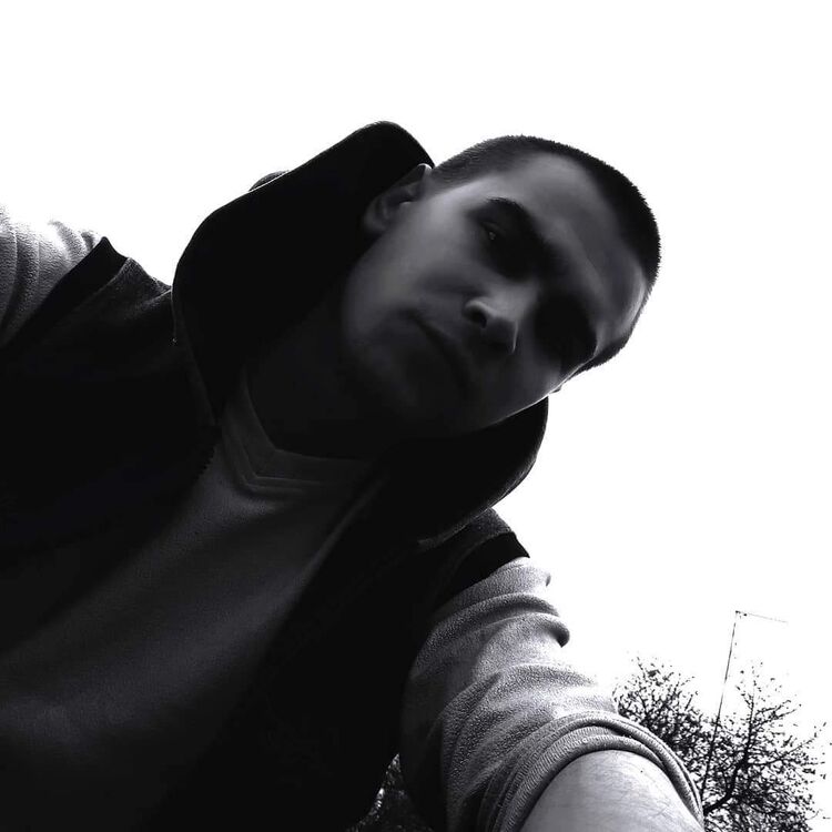  30515540  Igor, 27 ,    