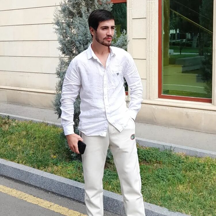  53392350  Emin, 26 ,    Belpasso