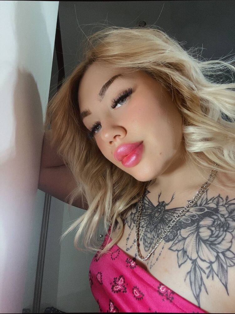  ,   Agata, 23 ,   ,   
