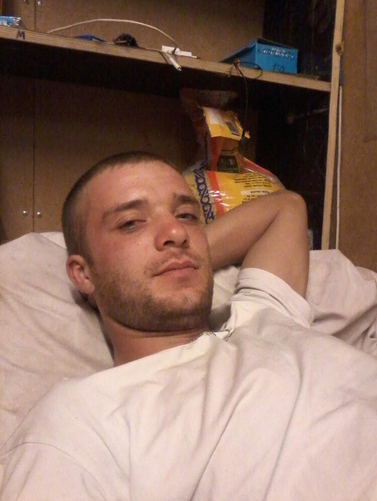  48228040  , 33 ,    