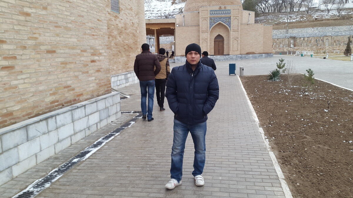  ,   Alex, 42 ,   