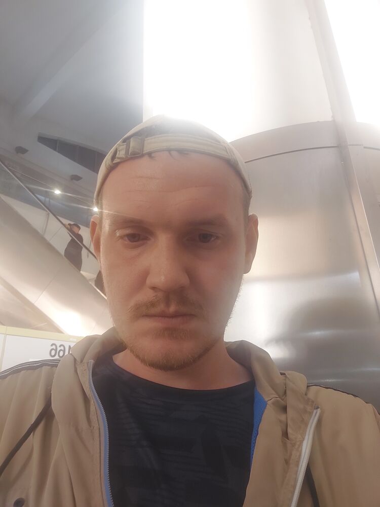  36704780  Artem, 29 ,    