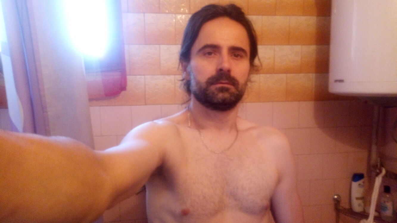  27984260  Mario, 43 ,    