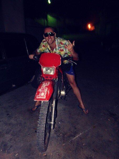  24521830  Maks, 35 ,    
