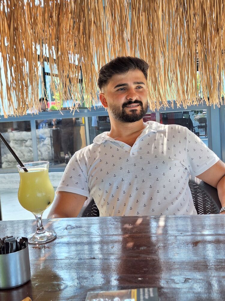  Charenton-le-Pont,   Muhammet, 29 ,   ,   