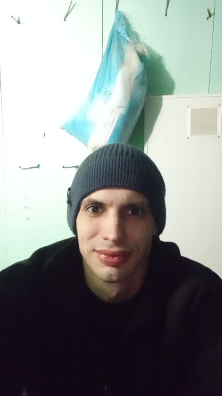  49256830  , 28 ,    