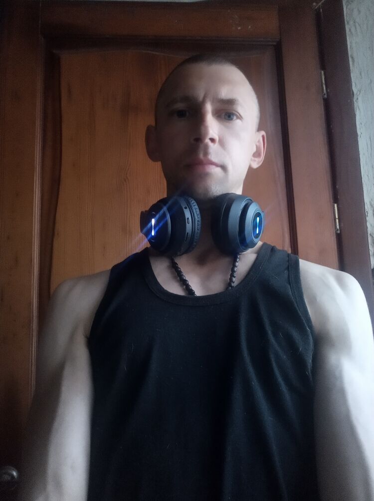  43477970  , 40 ,    