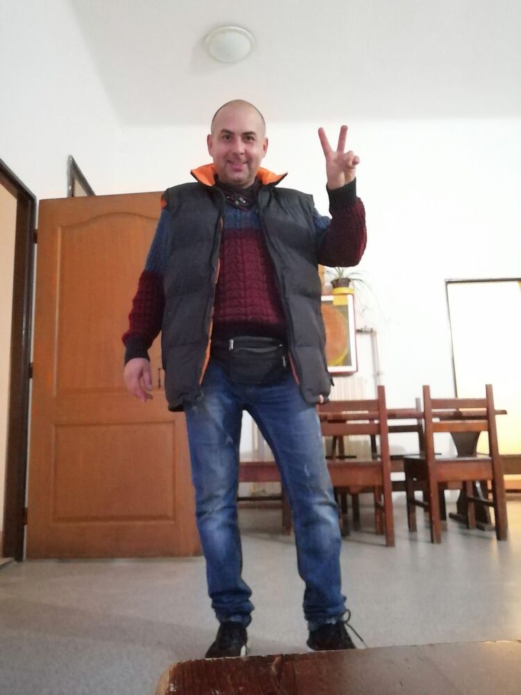  18433700  Vova, 44 ,    