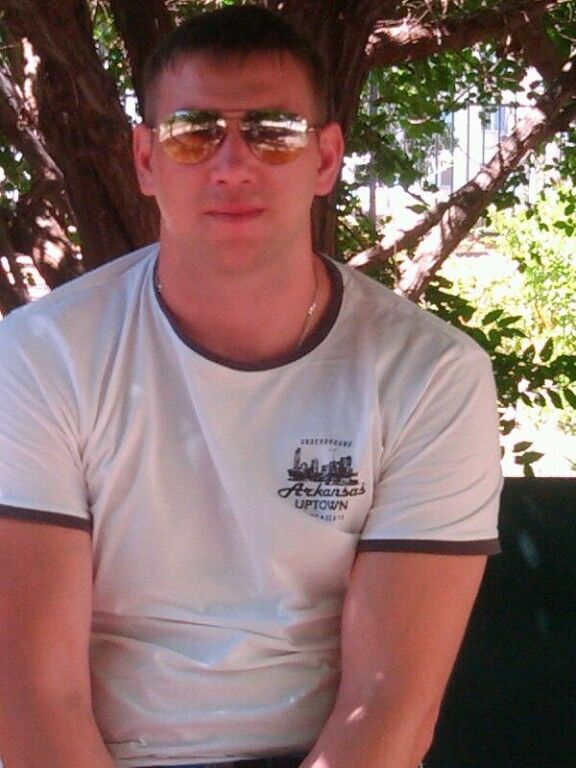  5403570  Pavel, 42 ,    