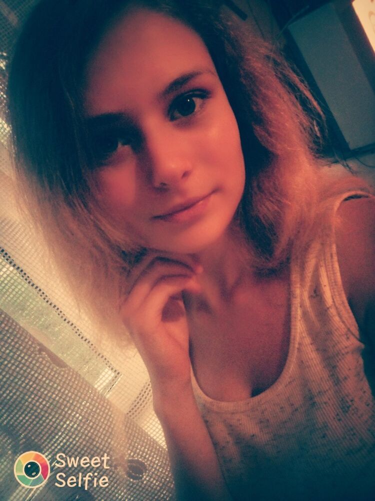  ,   Vera, 24 ,  