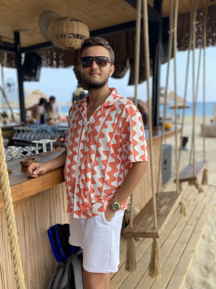  44237430  Ali Ilhan, 29 ,    Alanya
