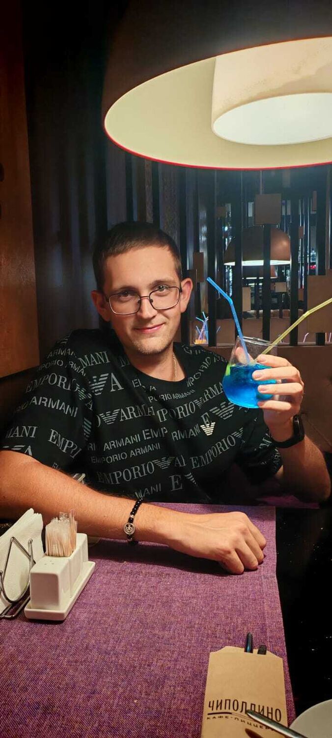  53138390  Nikita, 22 ,    