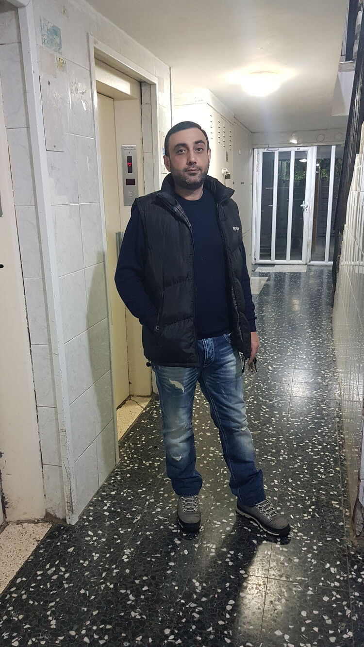  25022130  Boos, 31 ,    