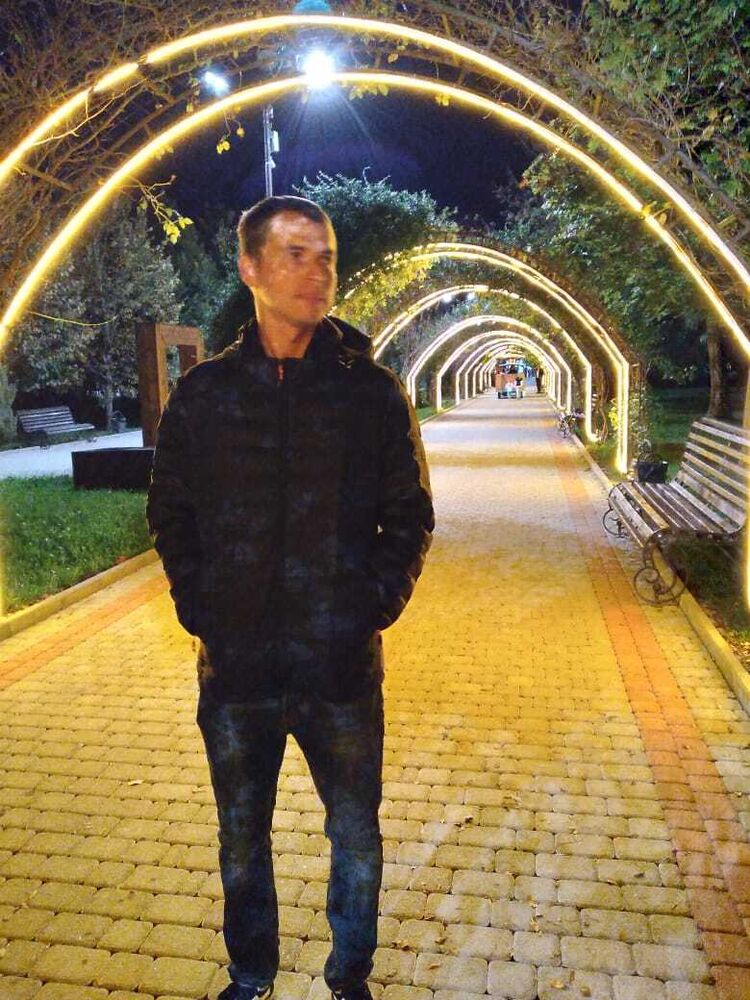  23728130  Aleksey, 36 ,    