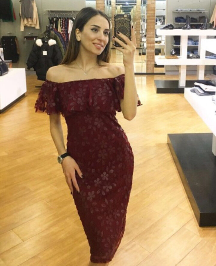  ,   Luna, 32 ,  