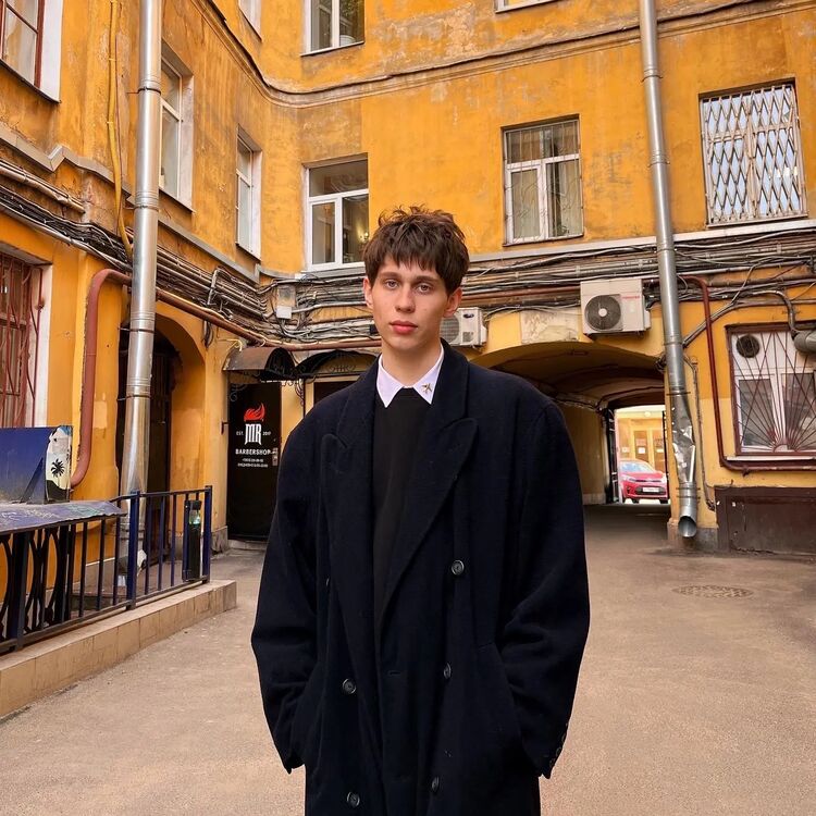  27047470  , 29 ,    -