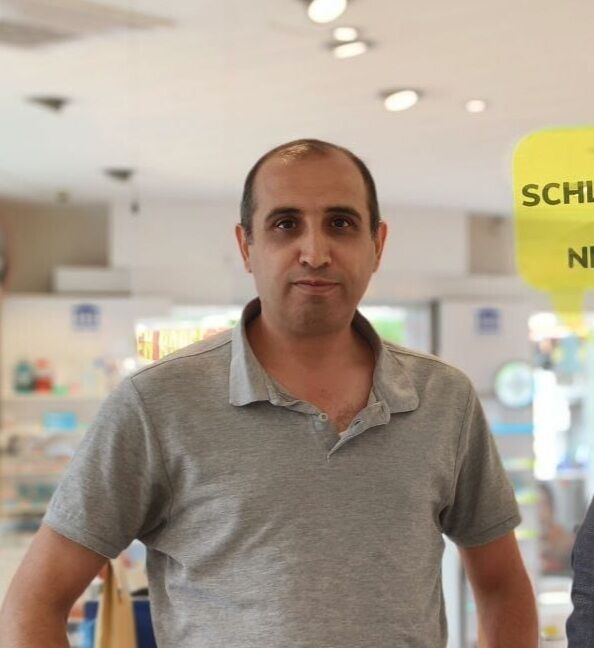  54777670  AKAD, 50 ,    